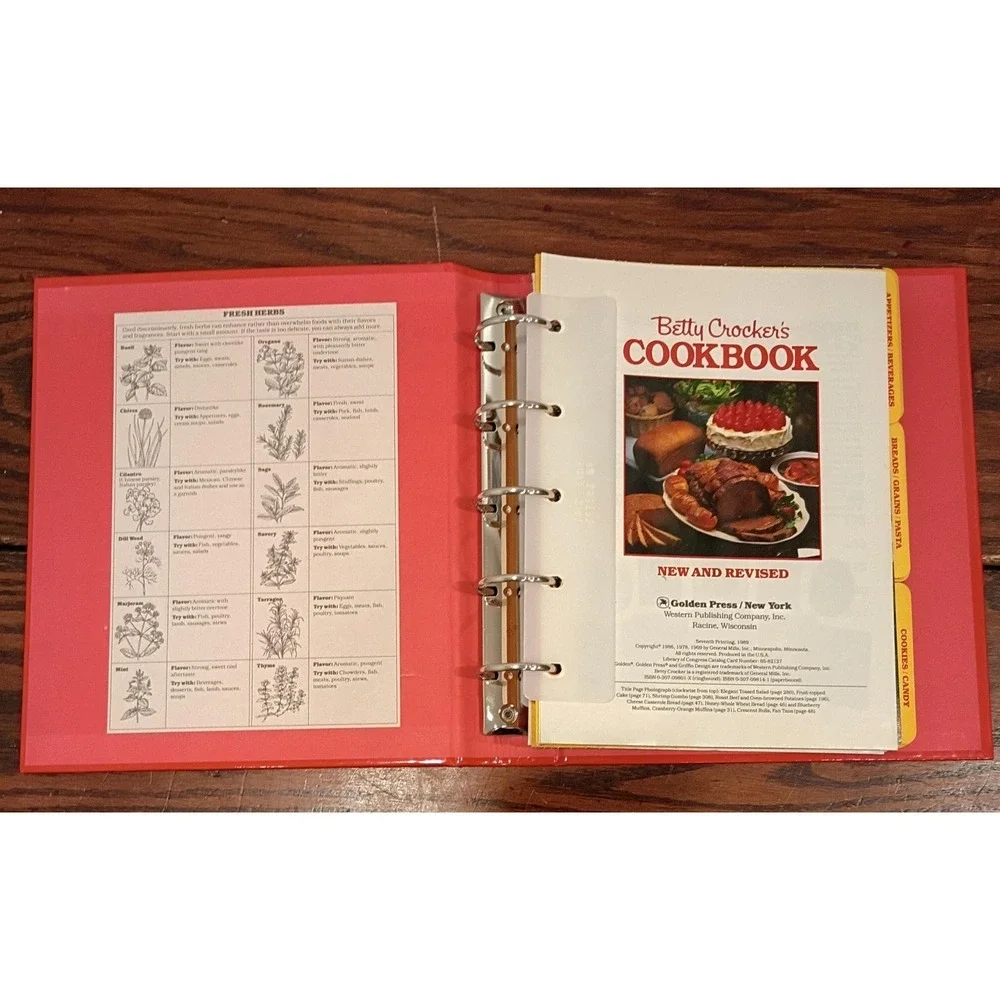 Betty Crocker's Cookbook 1989 5 Ring Binder HC Seventh Printing Golden Press